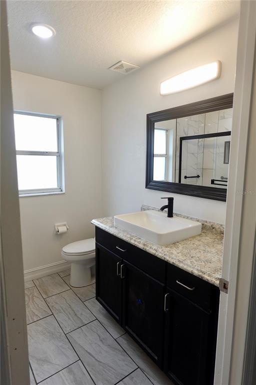 Building Photo - 540 W Comstock Ave