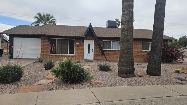 Building Photo - 8507 E Mariposa Dr
