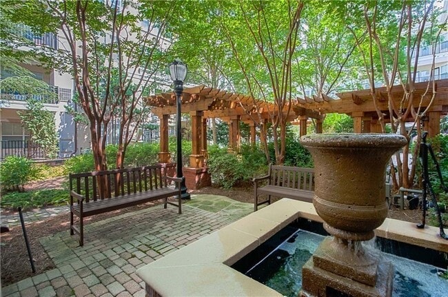 Building Photo - 1850 Cotillion Dr