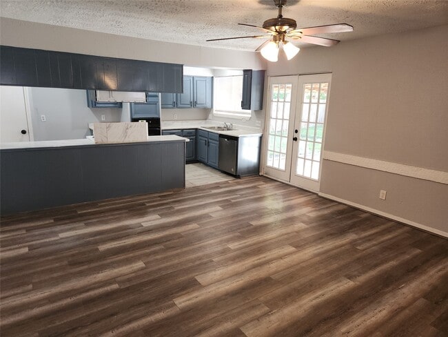 Building Photo - 22127 Elsinore Dr