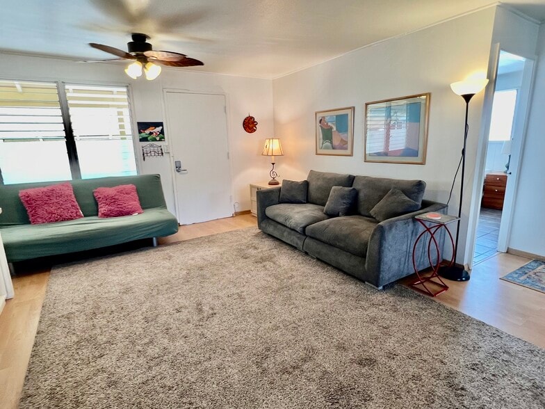 Updated Living Room w/ 2 couches - 1125A 2nd Ave