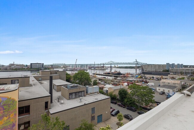 Building Photo - 301 Border St
