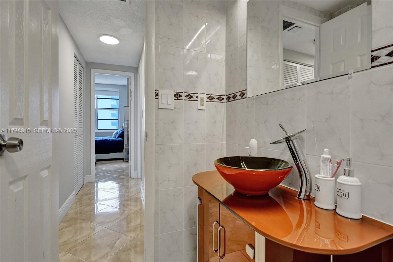 Building Photo - 1980 S Ocean Dr