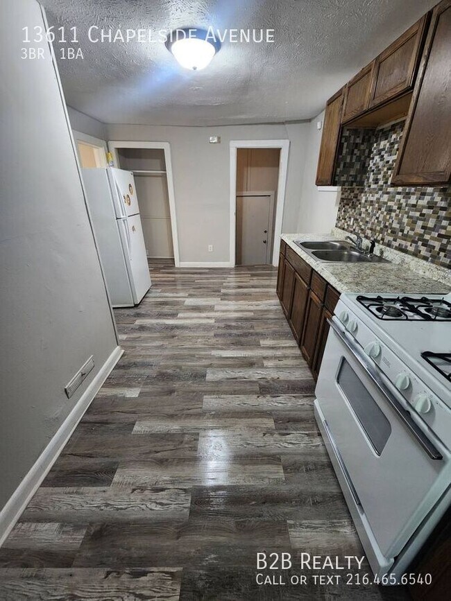 Building Photo - 13611 Chapelside Ave