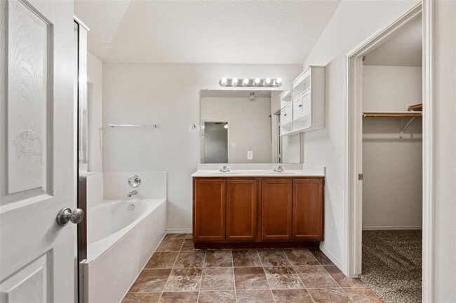 Building Photo - 220 Bauxite Dr