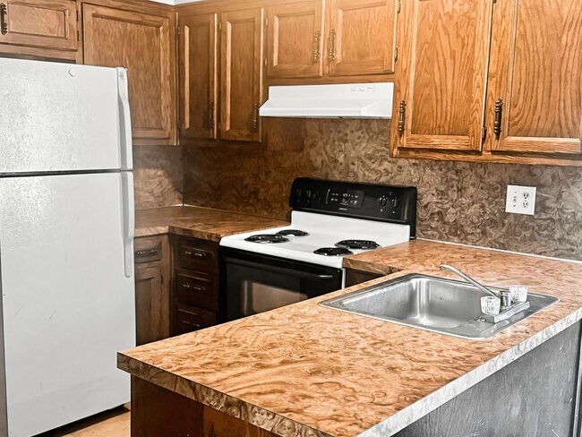 Building Photo - 8630 Lane Ave