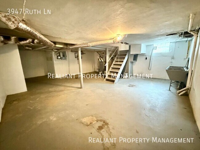 Building Photo - 3947 Ruth Ln