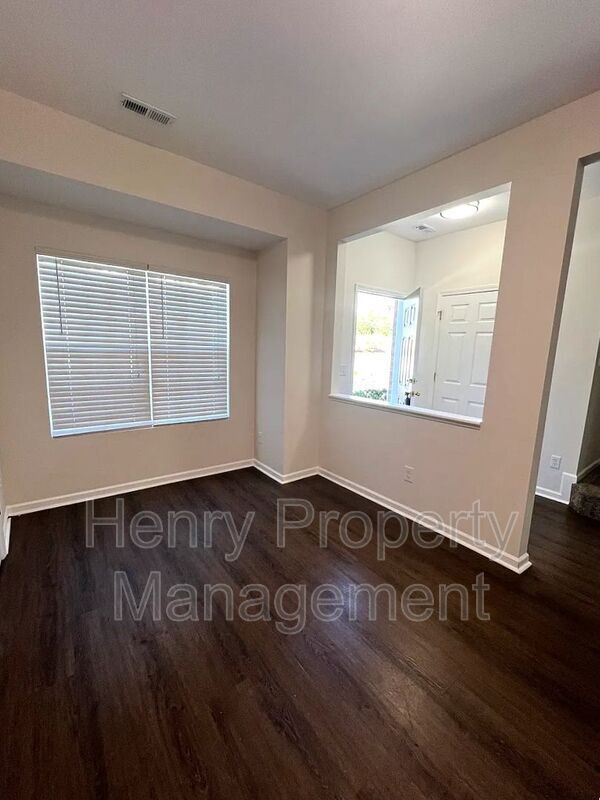 Building Photo - 134 Forthview Way
