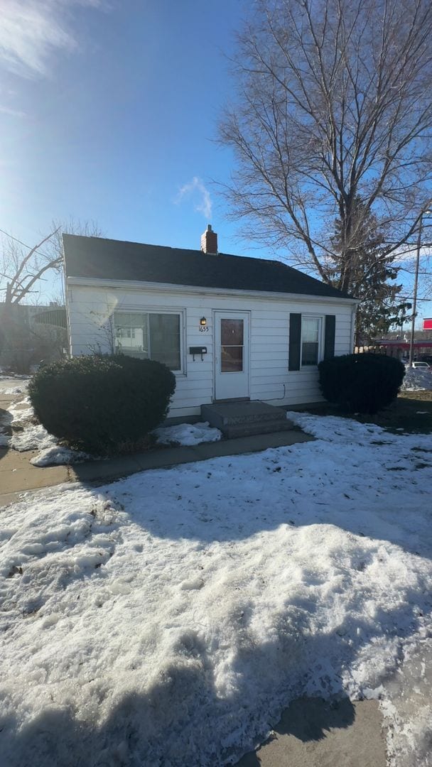 Building Photo - COMING SOON-2 Bedroom 1 Bathroom Home-1655 32nd St NE