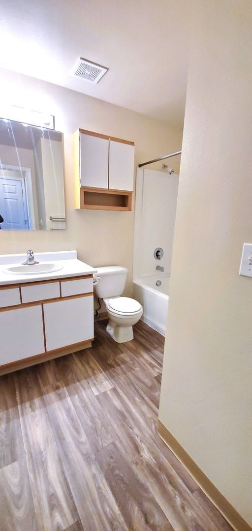 Building Photo - 671 Saratoga Dr