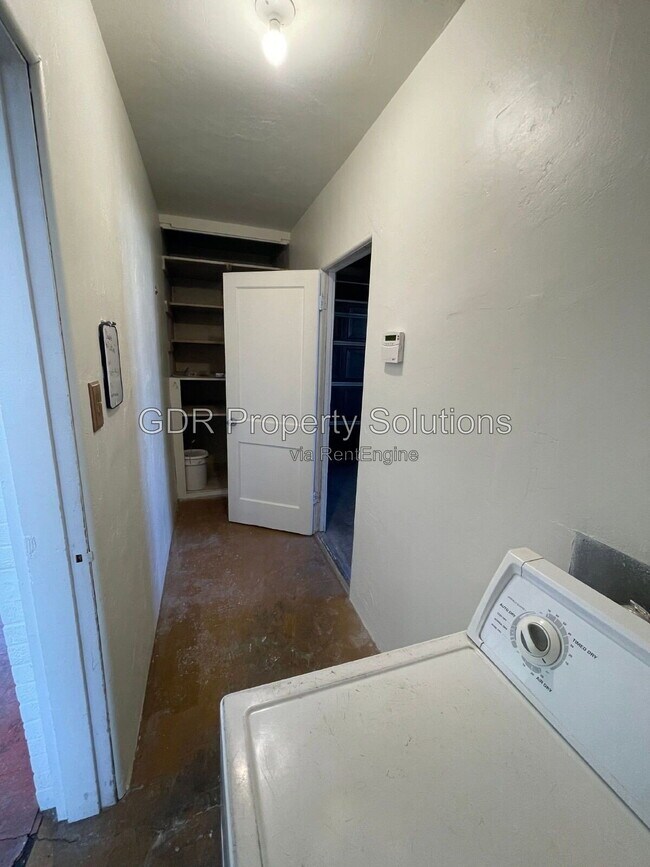 Building Photo - 5703 Princess Jeanne Ave NE
