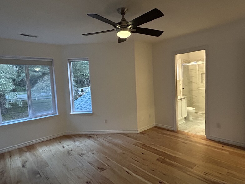 Building Photo - 17592 SW Heatherwood Ln