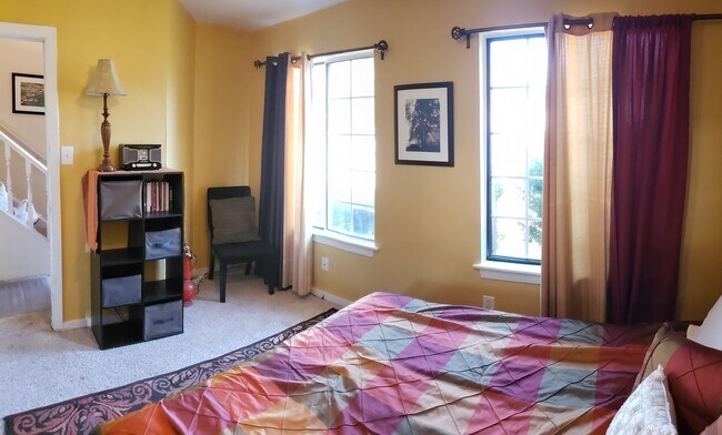 Downstairs Bedroom - 536 Lanier Crescent