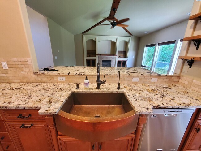 Building Photo - South Kennewick Rambler for rent