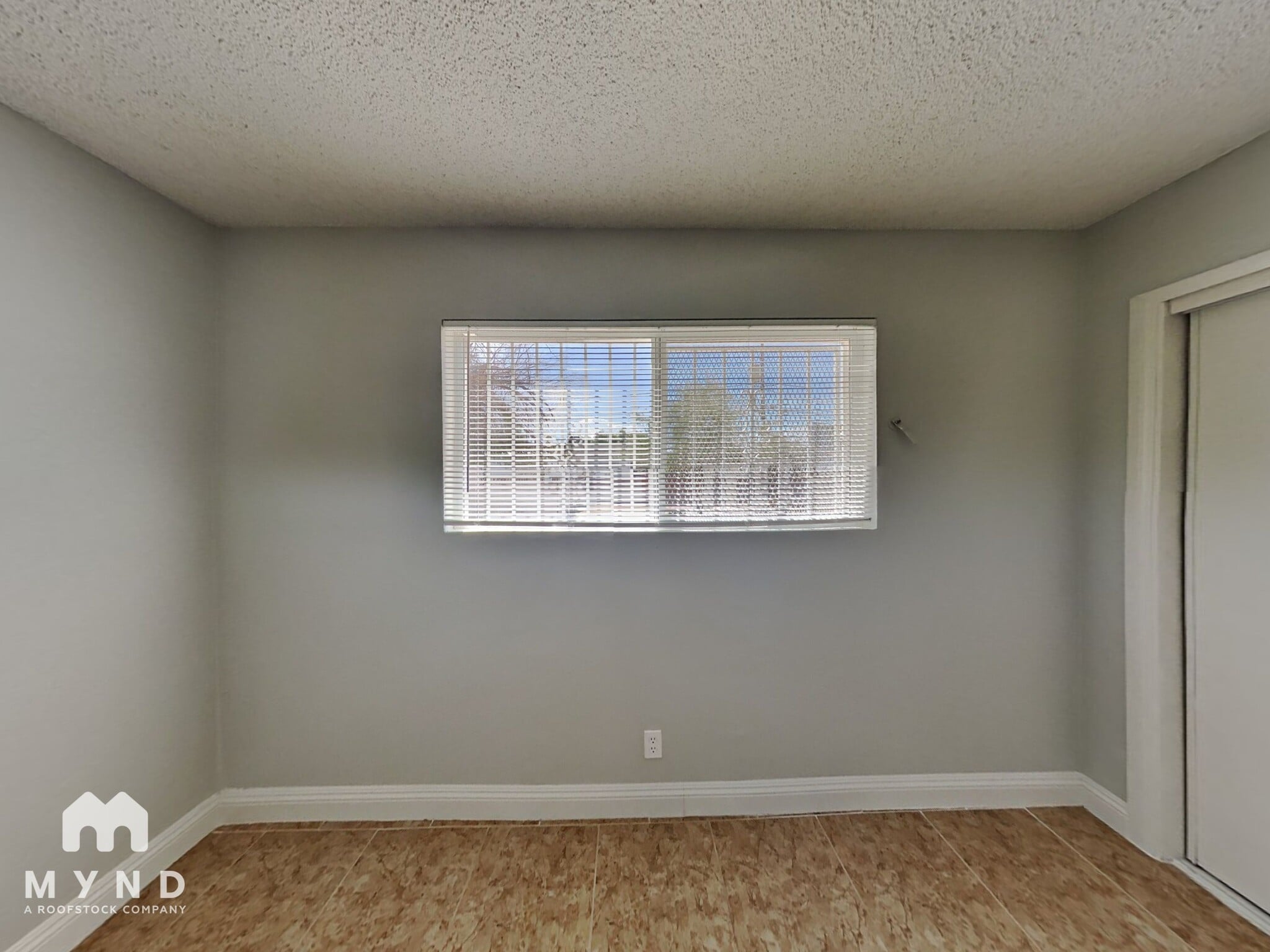 Building Photo - 1165 Hart Ave