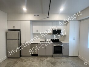 Building Photo - Renovated Apartment in Sugarhouse!