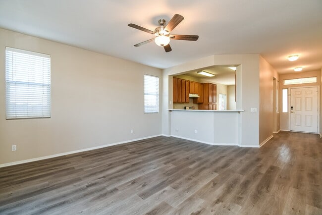 Building Photo - 2730 E Calle Del Norte Dr