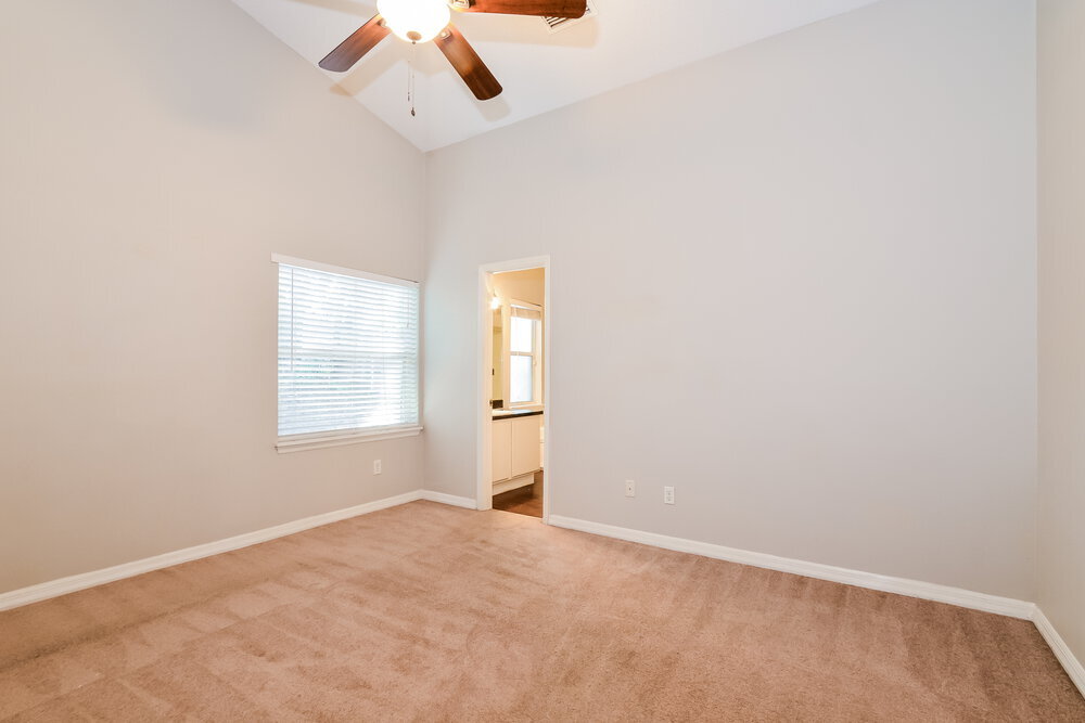 Building Photo - 343 S Lancelot Ave