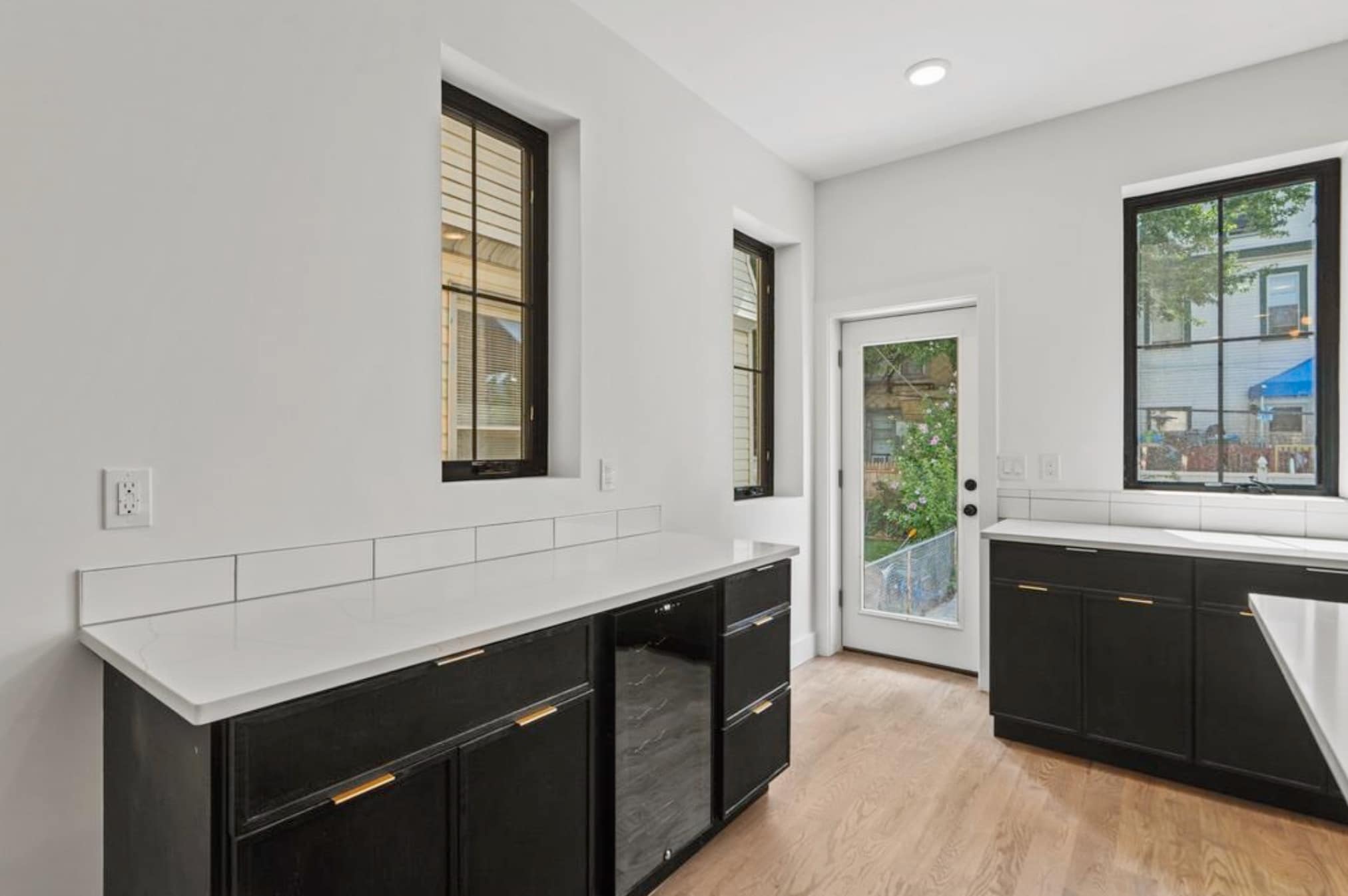 Building Photo - 41 47th St