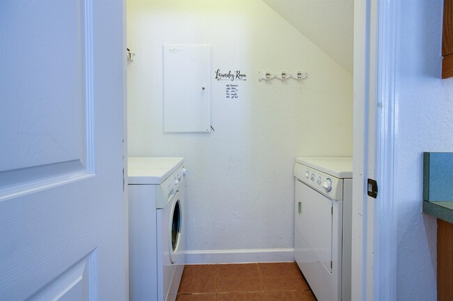 Building Photo - 4266 Park Crossing Tr