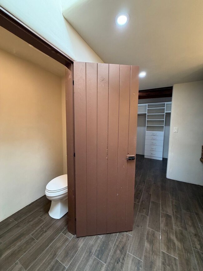 Building Photo - 152 Lorenzo Rd