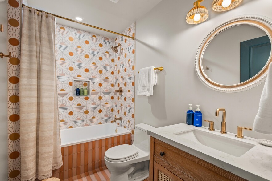 Building Photo - 180 Deer Run