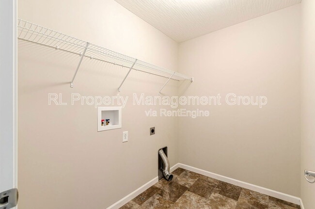 Building Photo - 578 Tallman St