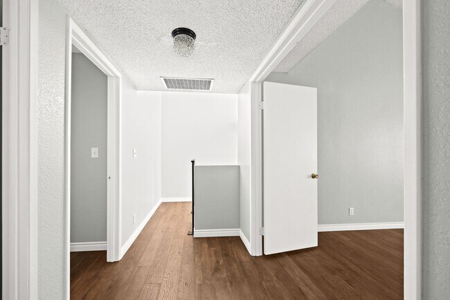 Building Photo - 1040 S Garfield Ave