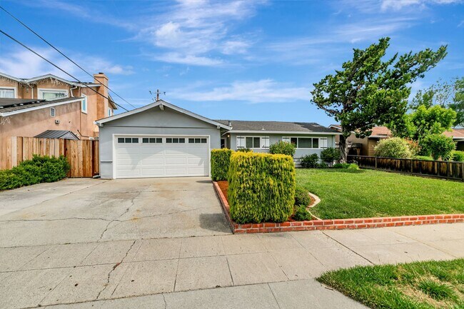 Building Photo - Cambrian Park Home Near Top Schools & Park...