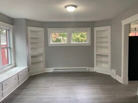 Building Photo - 2831 Globe Ave