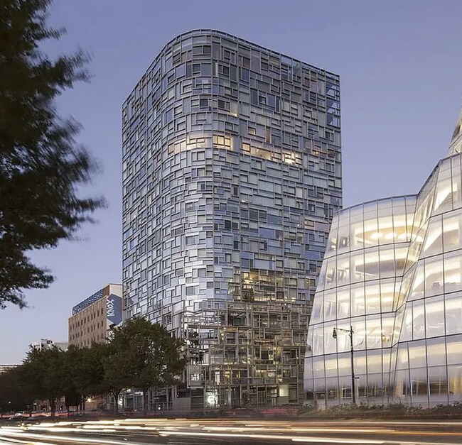 Building Photo - 100 11th Ave