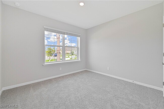 Building Photo - 44633 Palm Frond Dr