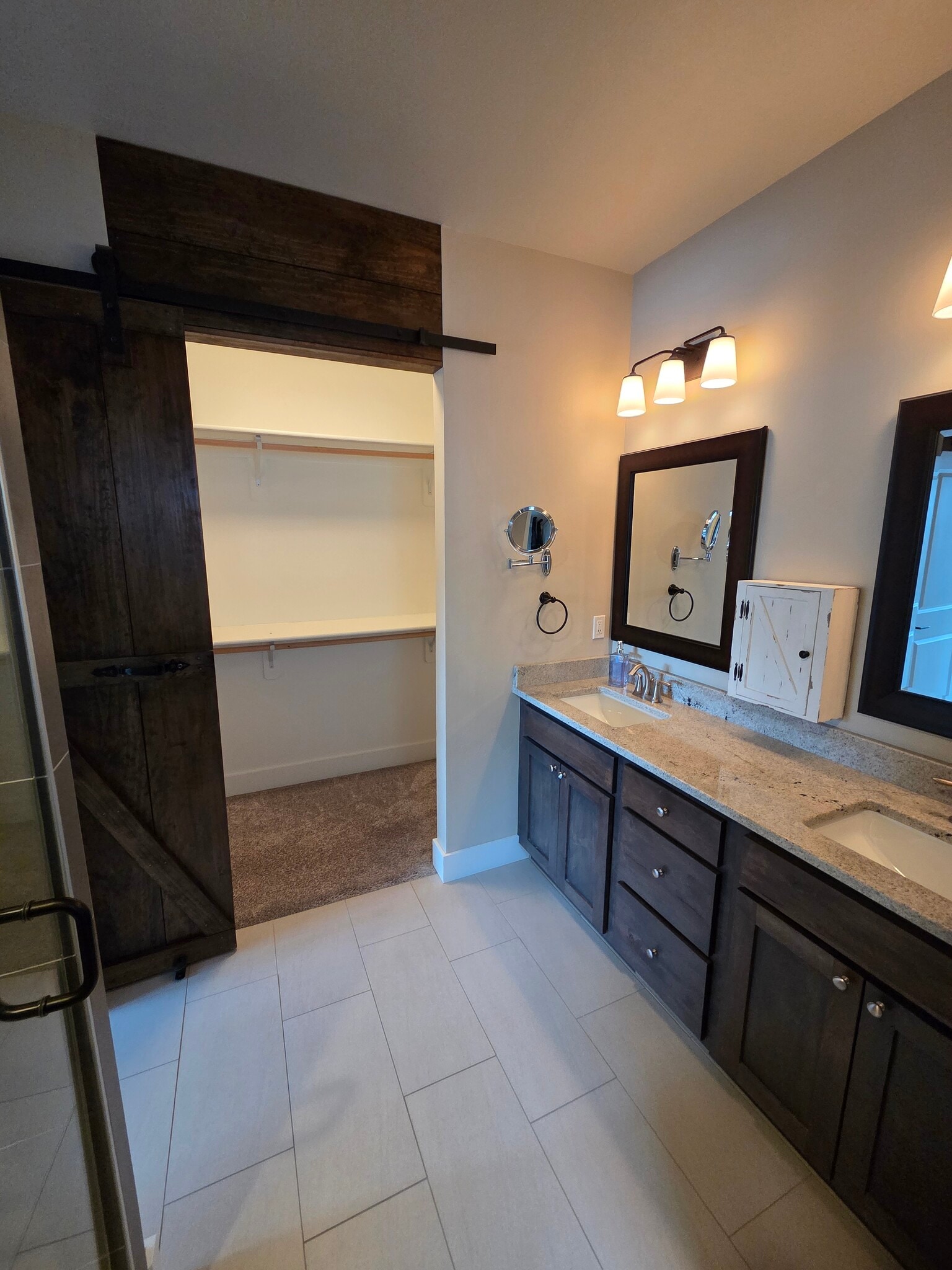 Primary bathroom & closet - 3378 S 22nd Ave