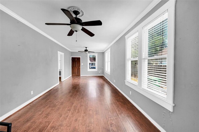 Building Photo - 2804 Elysian St