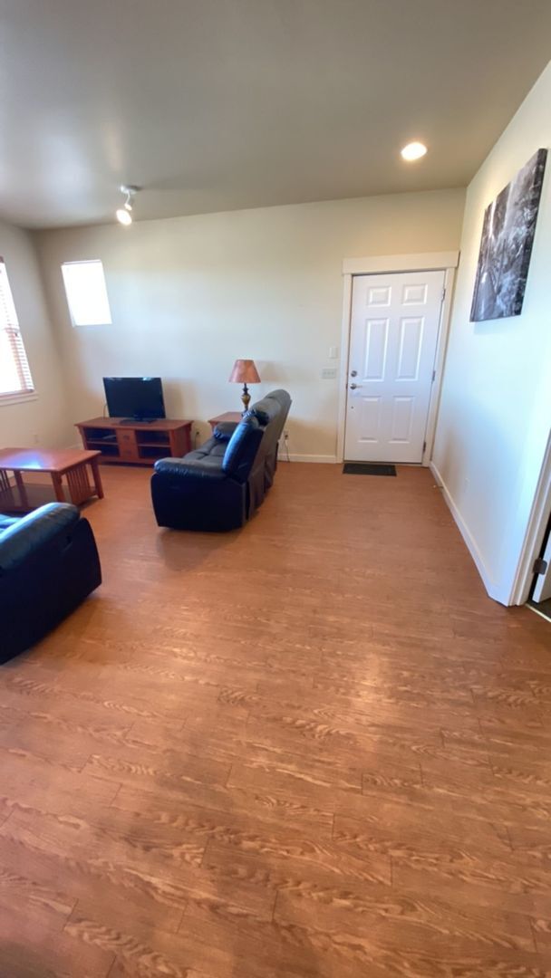 Building Photo - The Bridges at Moses Pointe - Furnished and FREE April Rent