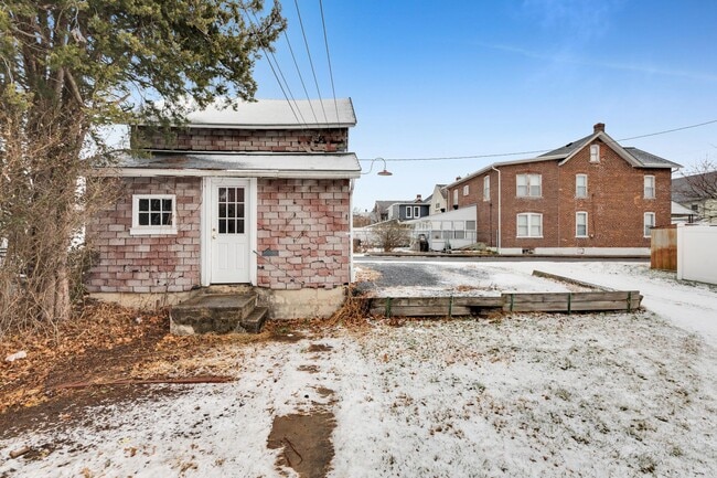 Building Photo - 109 N Sixth St