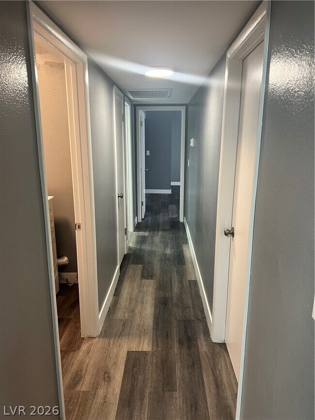 Building Photo - 3344 Medina Ct