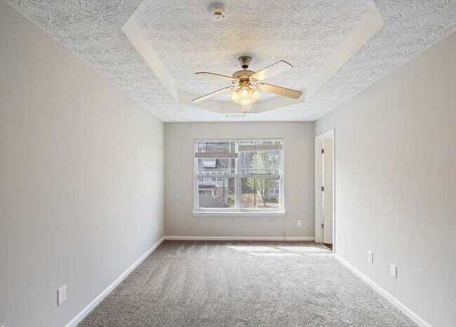 Building Photo - Fantastic 3bd/2.5ba home! Coming soon!