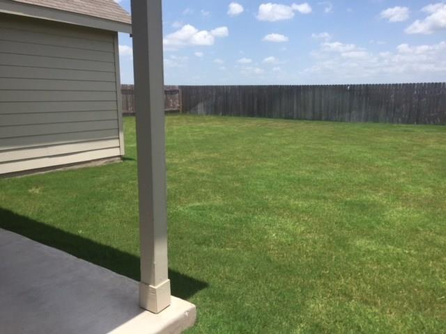 Building Photo - 405 Hendelson Ln