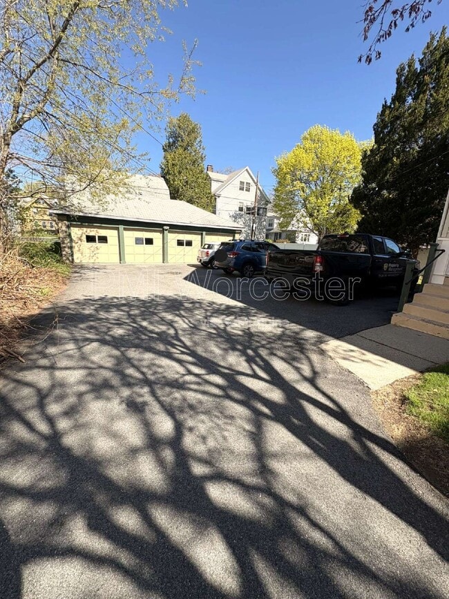 Building Photo - 27 June St