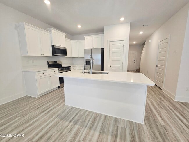 Building Photo - 396 Salt Creek Lane