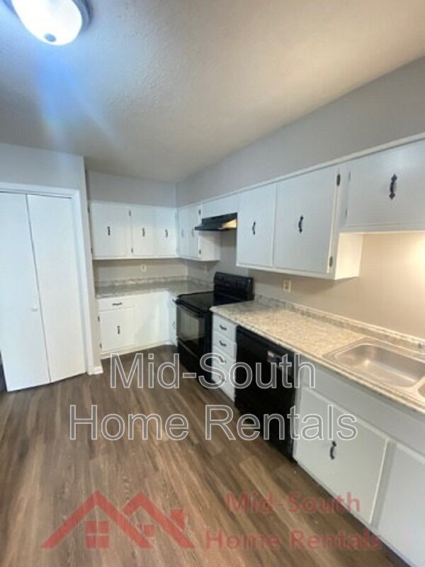 Building Photo - 3162 High Meadow Dr