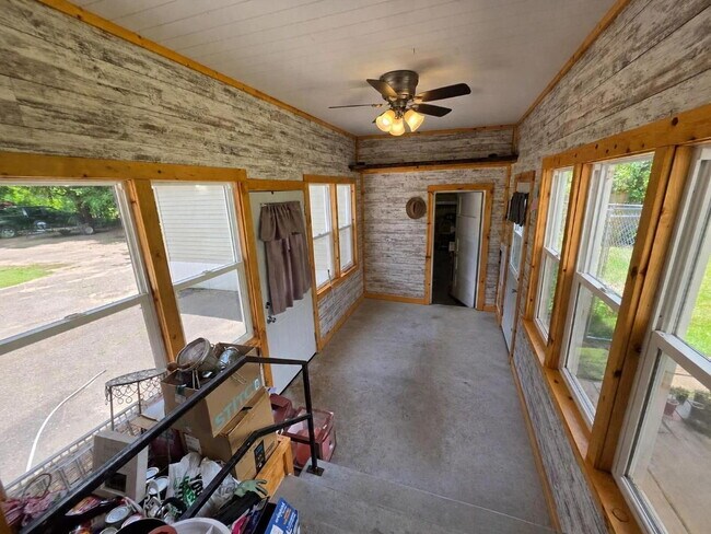 Building Photo - Country Living on 2.5 Acres Just Minutes from Eau Claire – 3 Bedroom Home with Bonus Rooms, Garag...