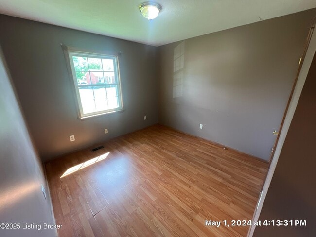 Building Photo - 230 S Circlecrest Dr