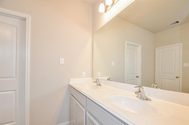 Building Photo - 21622 Calico Bush Trail
