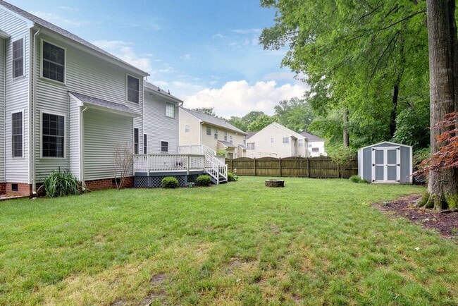 Building Photo - Spacious Home on Wooded Lot!