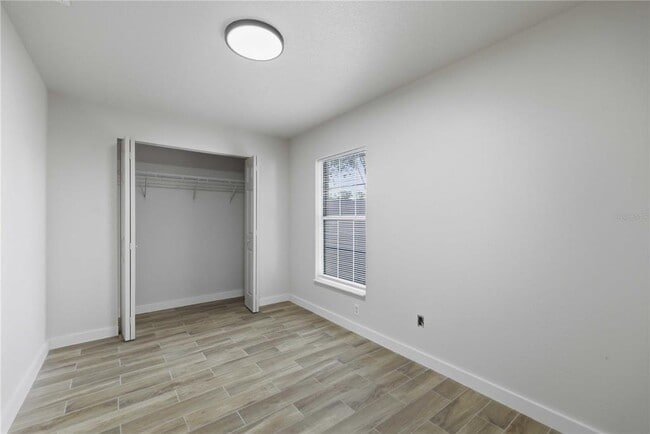 Building Photo - 712 NE 26th St