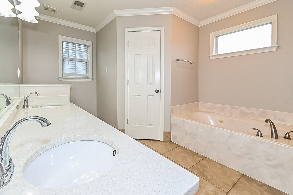 Building Photo - 5899 Michaelson Dr