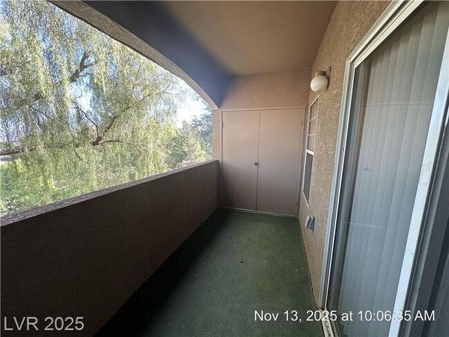 Building Photo - Beautifully updated 1-bedroom, 1-bath upstairs unit in a peaceful gated community!