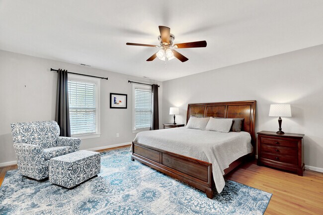 Building Photo - 717 Hempstead Ct